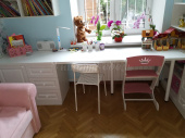 Мебель для детской на заказ "Стол под окно белый с тумбами по краям"