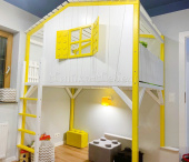 Мебель для детской на заказ "Кровать чердак Домик с желтыми ставнями"