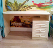 Мебель для детской на заказ "Письменный стол с тумбой фасады классика"