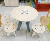 Мебель для детской на заказ "Столик "Пуговка""